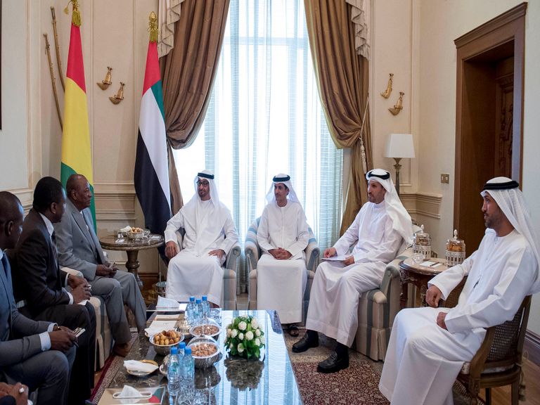 الشيخ محمد بن زايد آل نهيان برفقة الرئيس الغيني