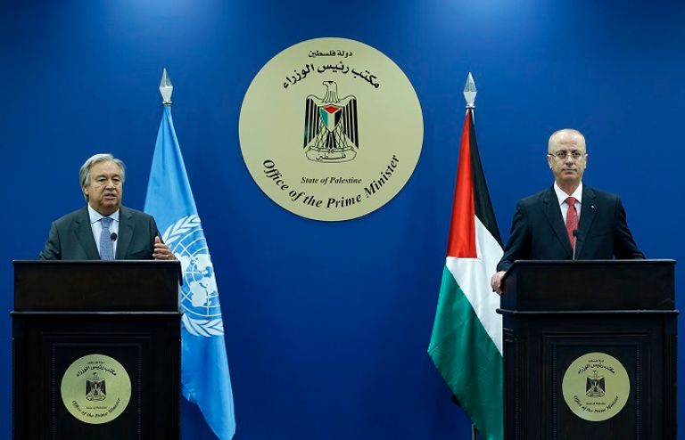 رامي الحمد الله خلال المؤتمر الصحفي مع أنطونيو جوتيريس