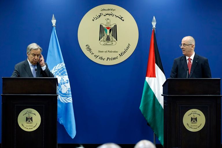 رامي الحمد الله خلال المؤتمر الصحفي مع أنطونيو جوتيريس