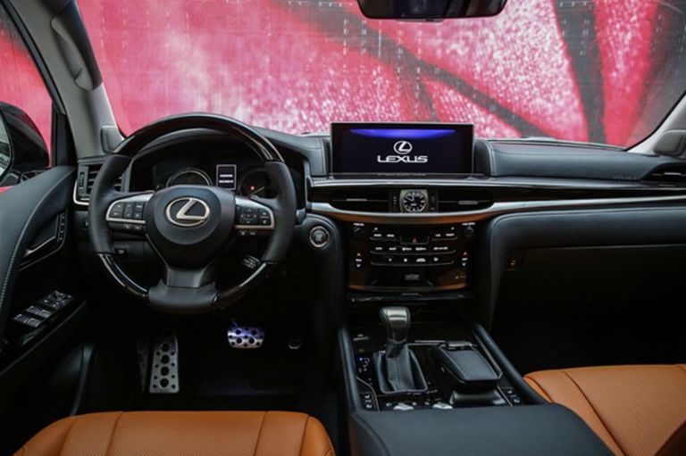 لكزس تكشف عن LX 570S الرياضية الجديدة