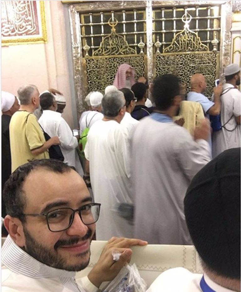 كريم عبد العزيز وعمرو الليثي بالحرم المكي