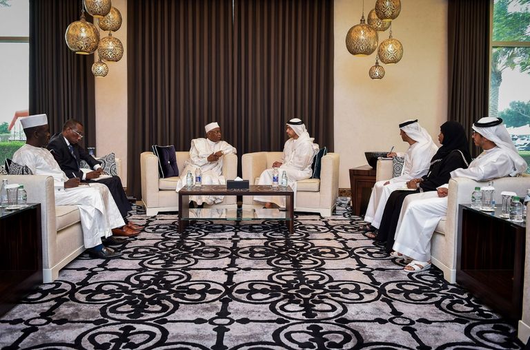 الشيخ عبد الله بن زايد آل نهيان يتسلم رسالة من وزير خارجية تشاد