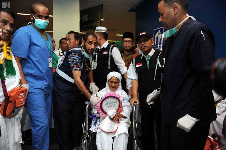 المعمرة الإندونيسية ماريا تصل الأراضي المقدسة