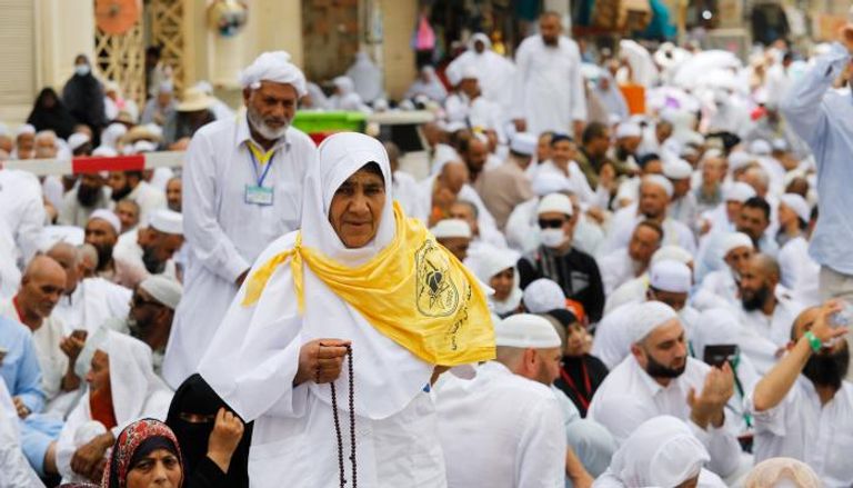 الصحة السعودية تحث الحجاج على استخدام الكمامات في مواقع الازدحام