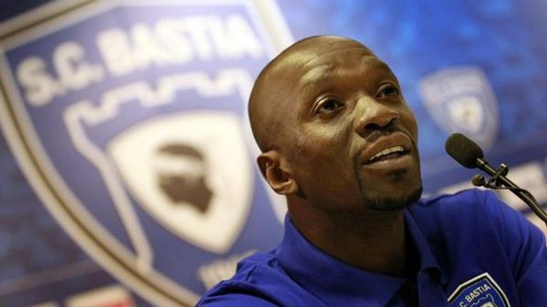 ماكيليلي الفرنسي بول بوجبا