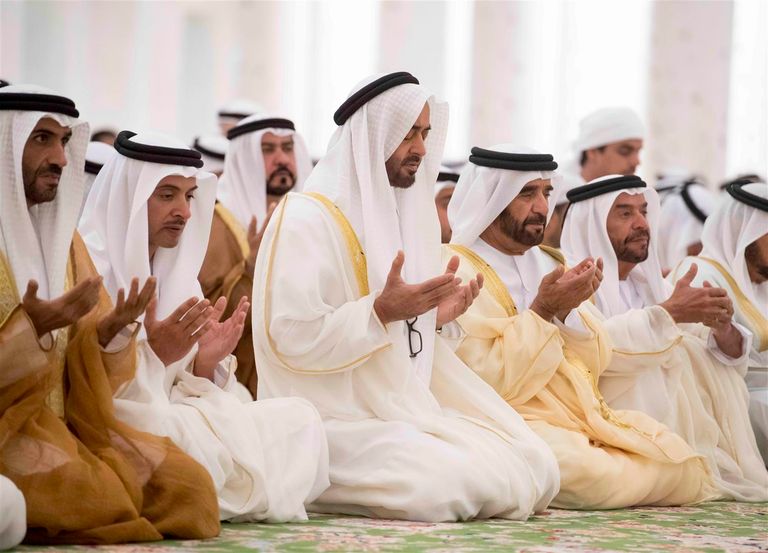 ولي عهد أبوظبي والشيوخ يزورون ضريح المغفور له الشيخ زايد بن سلطان آل نهيان