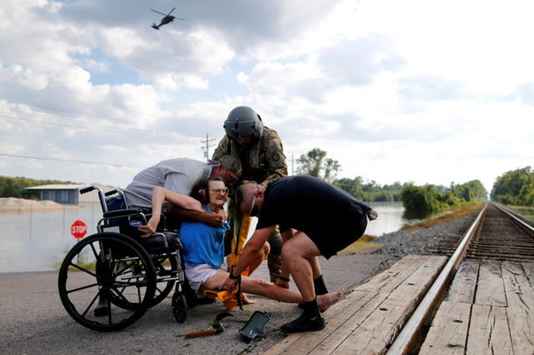 إنقاذ الآلاف من سكان تكساس