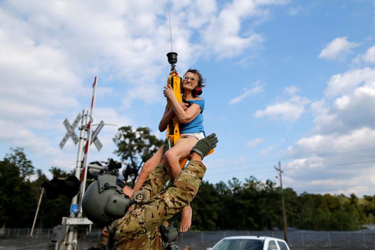 إنقاذ الآلاف من سكان تكساس