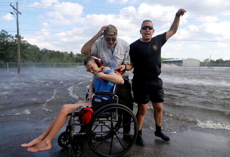 إنقاذ الآلاف من سكان تكساس