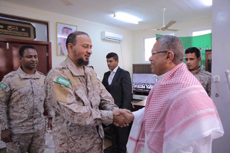 جانب من زيارة بن دغر لمقر التحالف بعدن