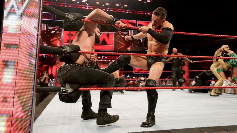 المصارعون خلال نزال