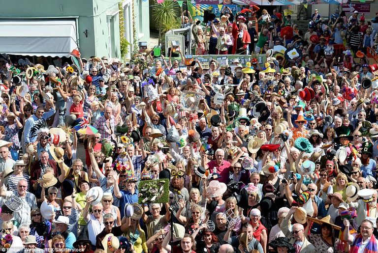 جانب من المهرجان