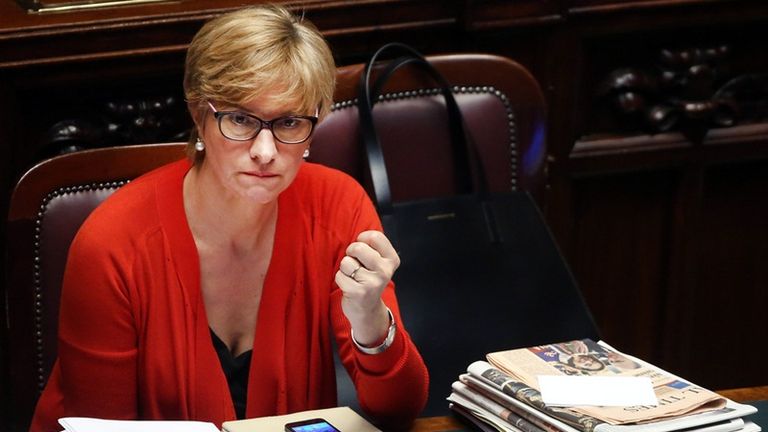 أبرز 10 سيدات في العالم تقلدن منصب وزير الدفاع