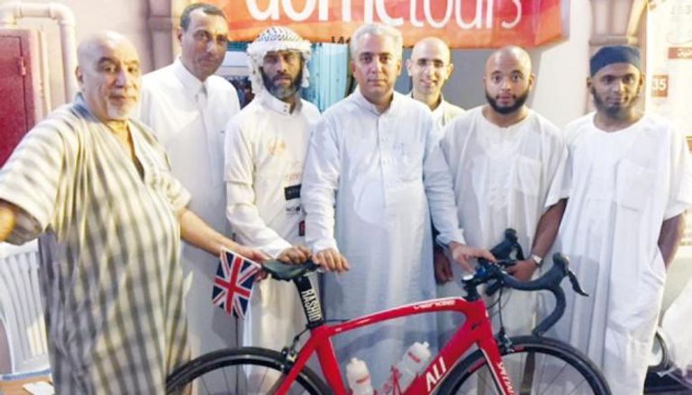 بريطانيان يقطعان 5 آلاف كلم على دراجة لأداء الحج