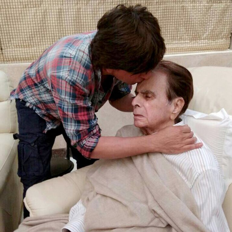 بريانكا شوبرا مع كبير نجوم بوليوود ديليب كومار