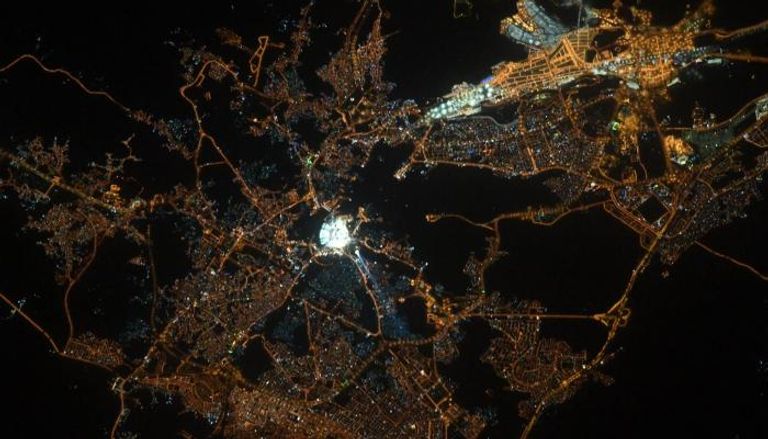 رائد فضاء روسي ينشر صورا فضائية لمكة المكرمة