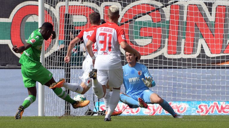 زكريا يسجل في أوجسبورج