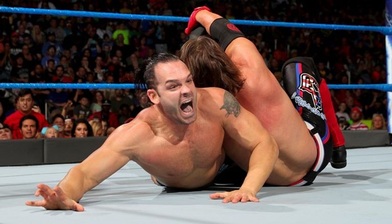 إيه جيه ستايلز يحتفظ ببطولة الولايات المتحدة