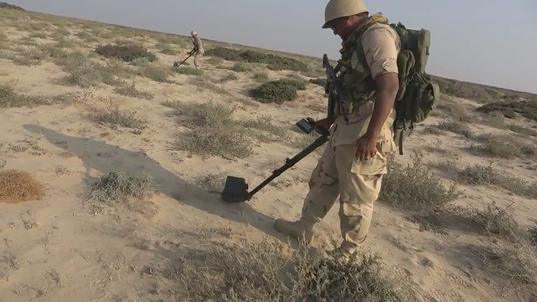 عملية تطهير ألغام في ميدي باليمن