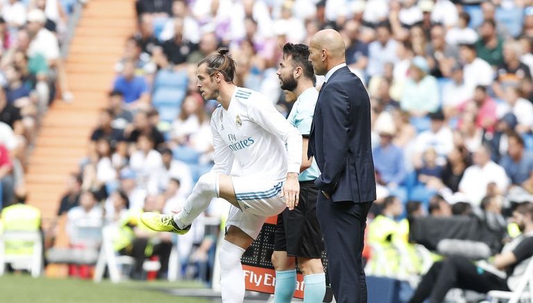 كريم بنزيمة يشكو من ألم في الساق