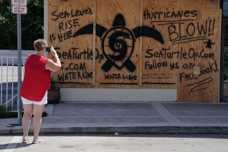 إرما يحول منازل فلوريدا إلى توابيت خشبية