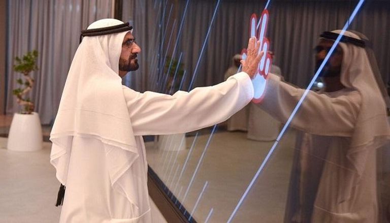 الشيخ محمد بن راشد يطلق مركز خدمات 1