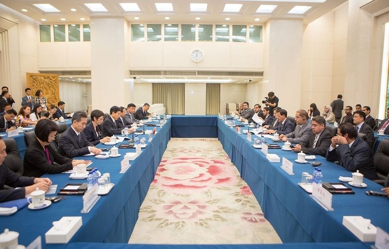 الإمارات والصين يوقعان عدة اتفاقات في المجال الاقتصادي