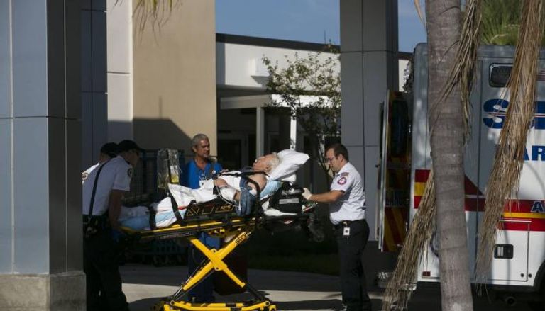 مستشفيات في فلوريدا تخلي المرضى