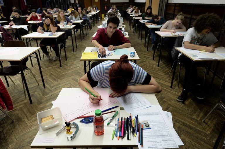 طلاب في مدرسة مصرية - أرشيف