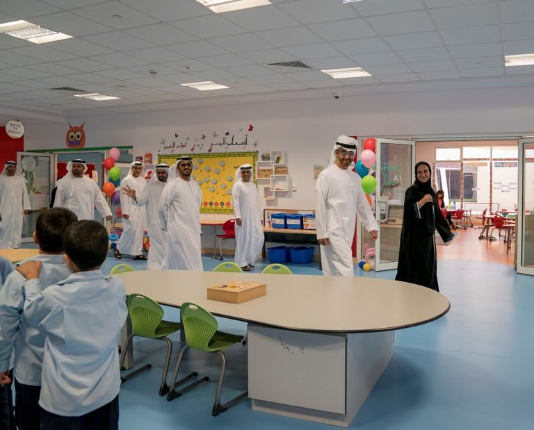 الشيخ محمد بن زايد آل نهيان في زيارة لمدرسة حمدان بن زايد
