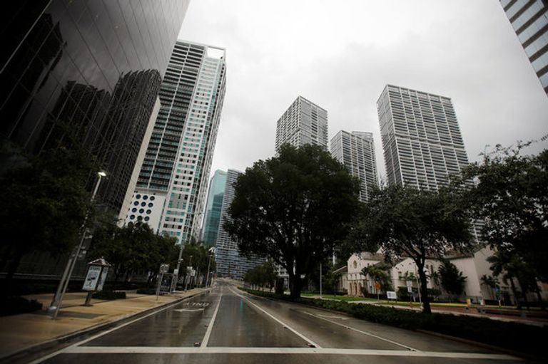 فلوريدا تبدو كمدينة أشباح مع مرور إرما