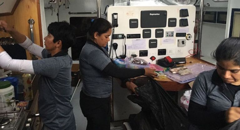 طاقم النساء الهندي