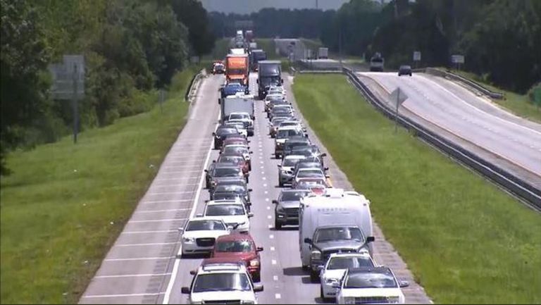 سكان فلوريدا يهربون من إعصار "إرما"- أ.ف.ب