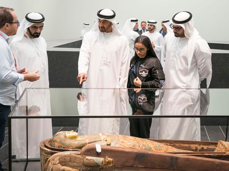 الشيخ محمد بن راشد والشيخ محمد بن زايد في زيارة لمتحف اللوفر أبوظبي
