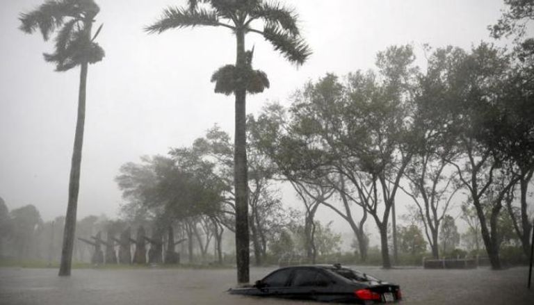 إعصار "إرما" أغرق شوارع مدينة ميامي بالمياه