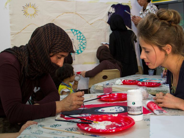 جميع اللوحات تعكس شعور الإيزيديات بأن داعش لم يكسرهن