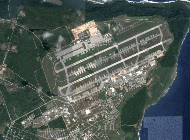 كيم جونج أون ومساعدوه