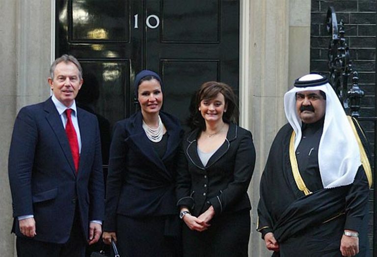 موزة وزوجها وبلير وزوجته توثيق العلاقات بين كلينتون وموزة كان بوساطة بريطانية