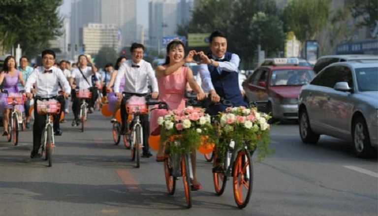 حفل زفاف بالدراجات في الصين