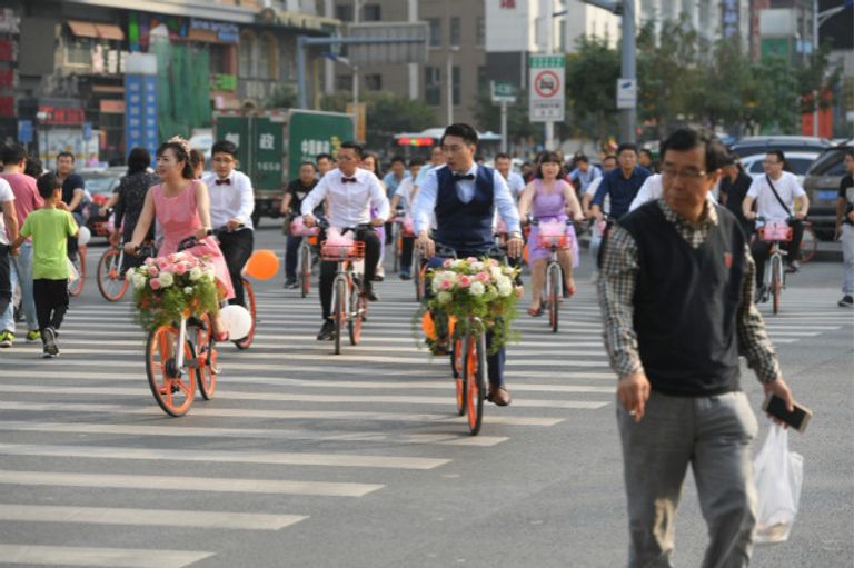 حفل زفاف بالدراجات في الصين