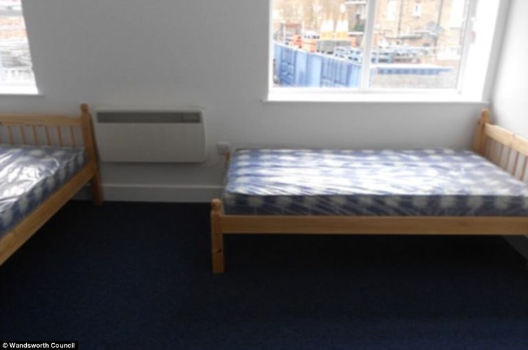 عائلة صومالية على الرصيف بلندن