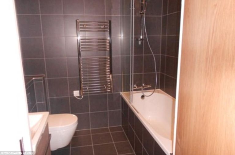 عائلة صومالية على الرصيف بلندن