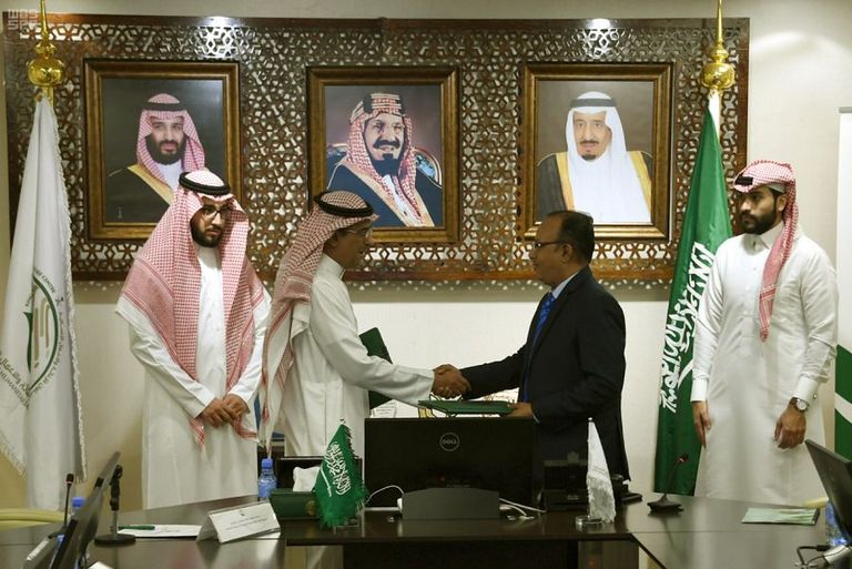مركز الملك سلمان للإغاثة يوقع عقوداً لعلاج 650 مصاباً يمنياً 