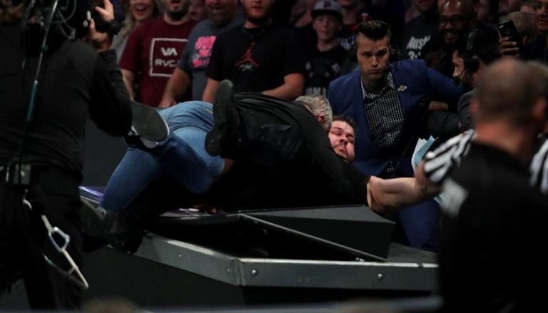 دانيال براين يلقي باللوم على شين ماكمان