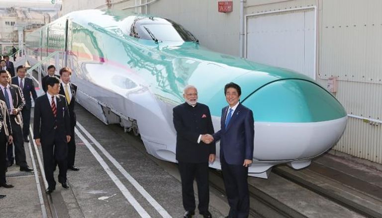 رئيس الوزراء الهندي مودي ونظيره الياباني - أ. ف. ب