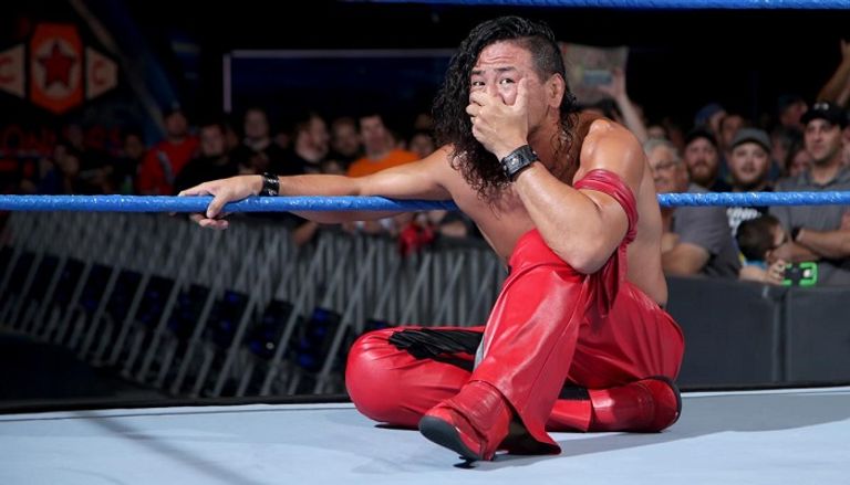 شينسكي ناكامورا يحاول إجبار راندي أورتن على الاستسلام