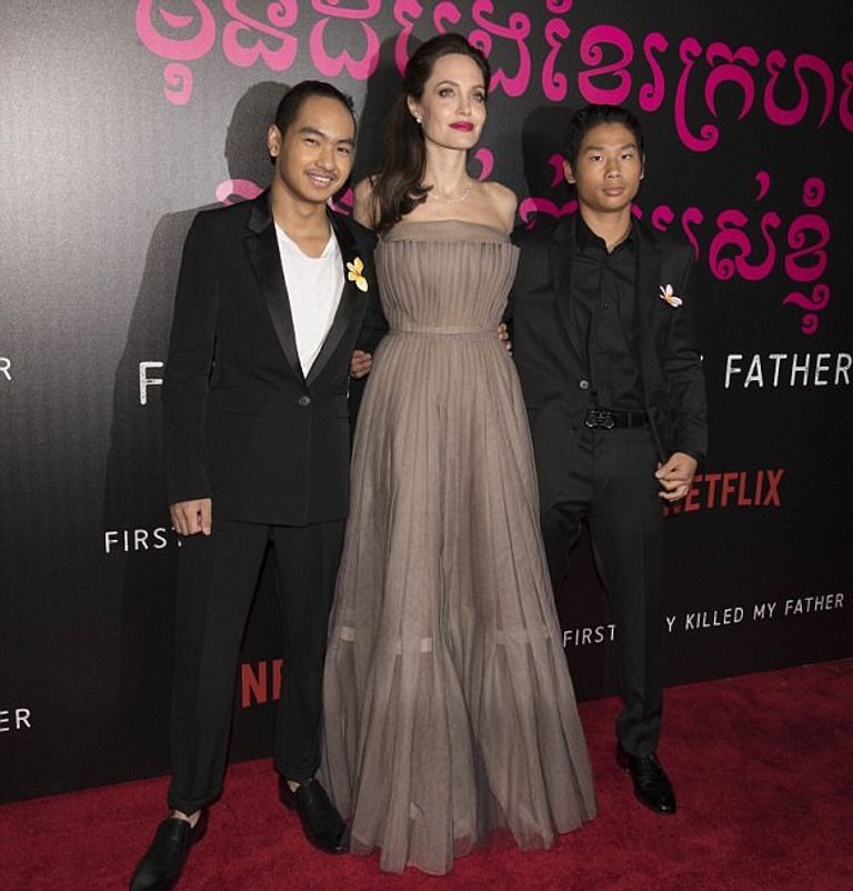 أنجلينا جولي في افتتاح الفيلم