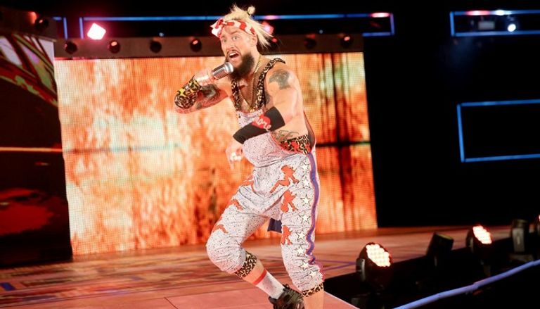 ذا ميز يوبخ إنزو أموري على مقاطعته