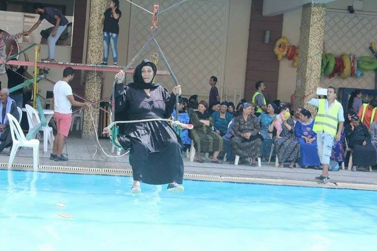 الألعاب المائية تعيد البسمة لمرضى ومسنين بصعيد مصر