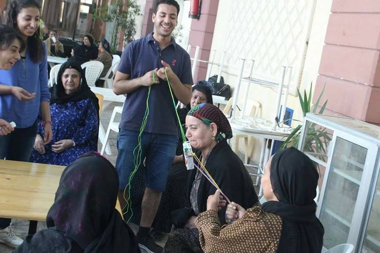 الألعاب المائية تعيد البسمة لمرضى ومسنين بصعيد مصر